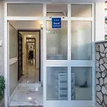 2 Bedroom Lovely Apartment In Pula