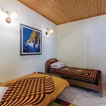 Amazing Apartment In Vodnjan With Kitchen