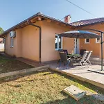 Gorgeous Home In Savudrija With Wifi