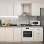 4 Bedroom Cozy Home In Peresiji