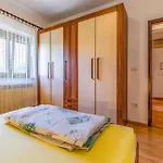 Gorgeous Apartment In Pula With Kitchen