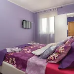Cozy Home In Pula With Kitchen
