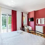 2 Bedroom Beautiful Apartment In Valtura