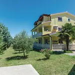 1 Bedroom Stunning Apartment In Porec