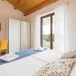 4 Bedroom Nice Home In Stokovci