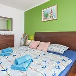 3 Bedroom Lovely Apartment In Svetvincenat