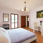 Beautiful Home In Sisan With Kitchen