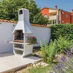 Lovely Home In Sisan With Kitchen