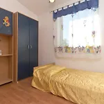 3 Bedroom Gorgeous Apartment In Marcana