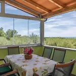 Awesome Home In Peruski With Wifi