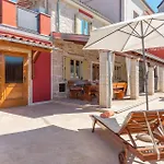 Awesome Home In Plovanija With Wifi