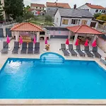 Stunning Apartment In Valbandon With Wifi