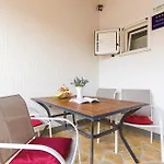 Stunning Home In Barbariga With Wifi