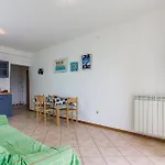 Gorgeous Apartment In Pula With Kitchen