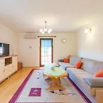 Awesome Apartment In Bonaci With Wifi