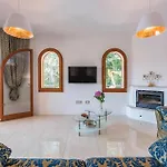 3 Bedroom Stunning Home In Vabriga