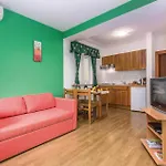 1 Bedroom Lovely Apartment In Tar-Vabriga