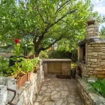Nice Apartment In Umag With Kitchen