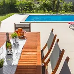 Gorgeous Home In Premantura