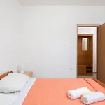 Cozy Home In Marcana With Kitchen
