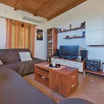 Beautiful Apartment In Pula