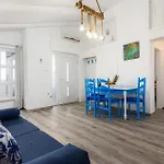 Lovely Apartment In Tar With Kitchen