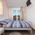 Cozy Home In Vodnjan With Wifi