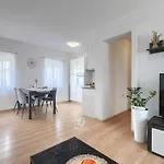 Comfortable House With Private Swimming Pool