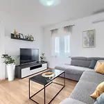 Comfortable House With Private Swimming Pool