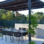 4R House With Jacuzzi Rovinj