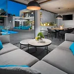 Cozy Home In Sivati With House A Panoramic View