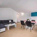 2 Bedroom Gorgeous Home In Sv,Lovrec