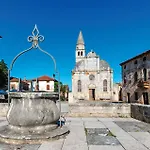 Cozy Home In Brscici With Wifi