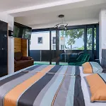 4 Bedroom Stunning Home In Fazana