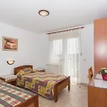 Beautiful Apartment In Pula With House Sea View