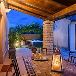 2 Bedroom Cozy Home In Krnica