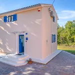 Amazing Home In Brescic With Kitchen