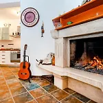 Beautiful Home In Rovinjsko Selo With Kitchen