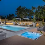 Amazing Home In Cabrunici With Jacuzzi