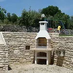 Beautiful Apartment In Rakalj With Wifi