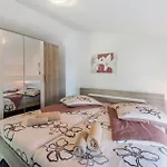 Gorgeous Home In Trget With Kitchen