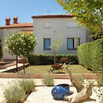 2 Bedroom Gorgeous Home In Pula