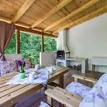 5 Bedroom Awesome Home In Labin