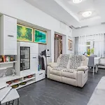 Stunning Apartment In Vodnjan With Kitchen