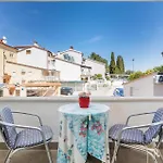 Cozy Apartment In Stinjan With Kitchen