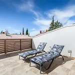 1 Bedroom Cozy Apartment In Barbariga