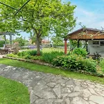 Lovely Home In Kanfanar With Kitchen