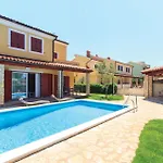 Lovely Apartment In Banjole With Wifi