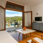Lovely Home In Krnicki Poratkrnica With Kitchen