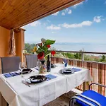 Cozy Apartment In Lovran With Wifi